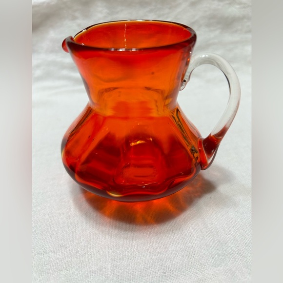Vintage hand blown ruby red cream pitcher, clear handle, glass.  Mint condition - Picture 2 of 5